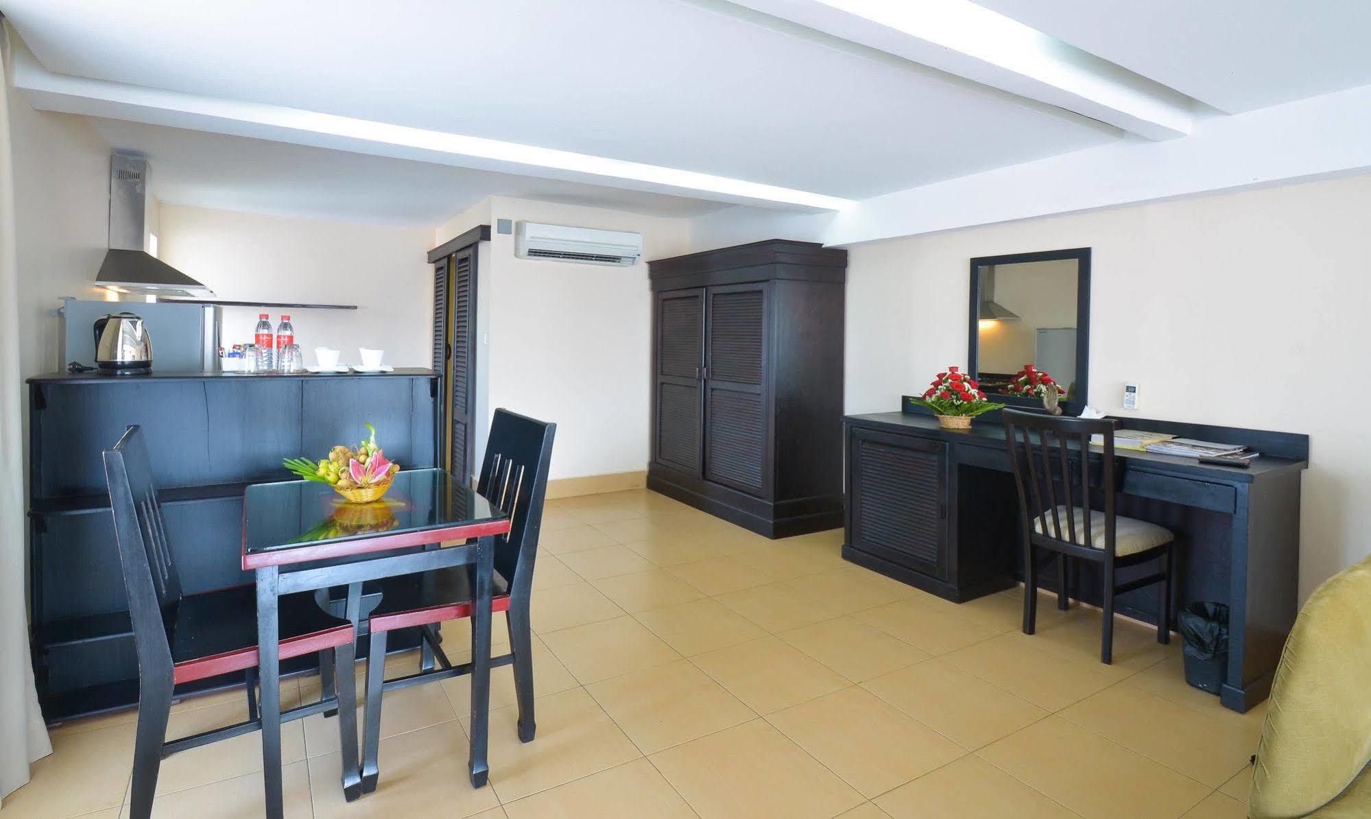 Feeling Home Hotel Phnom Penh Exterior foto