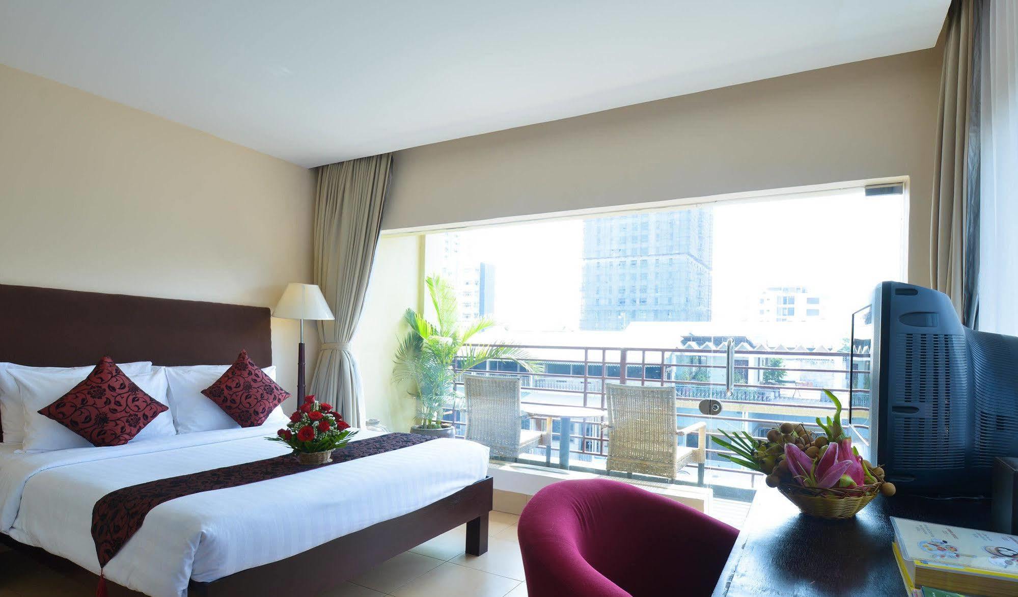 Feeling Home Hotel Phnom Penh Exterior foto
