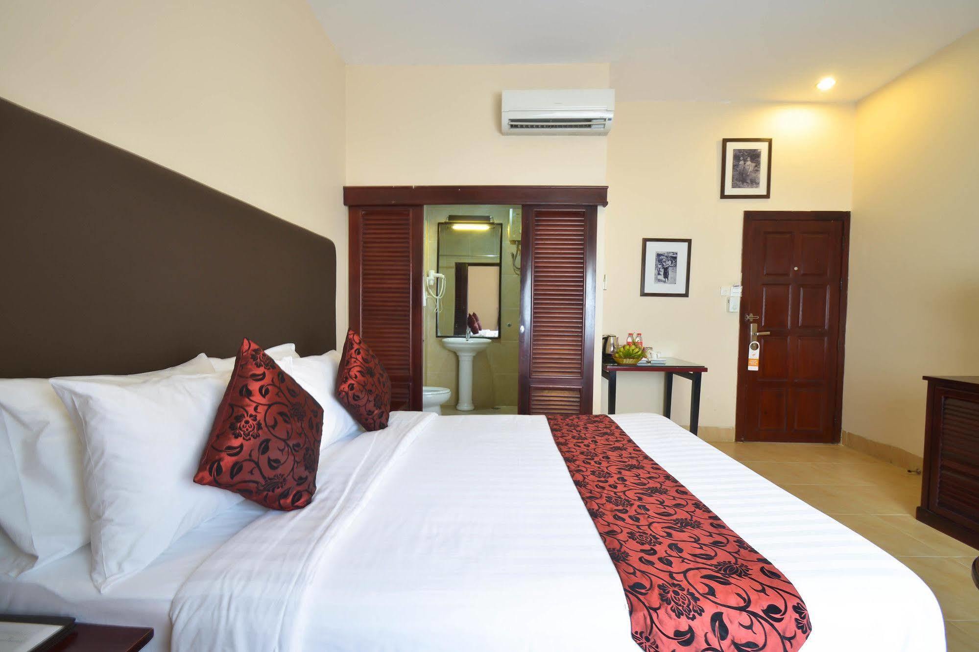 Feeling Home Hotel Phnom Penh Exterior foto